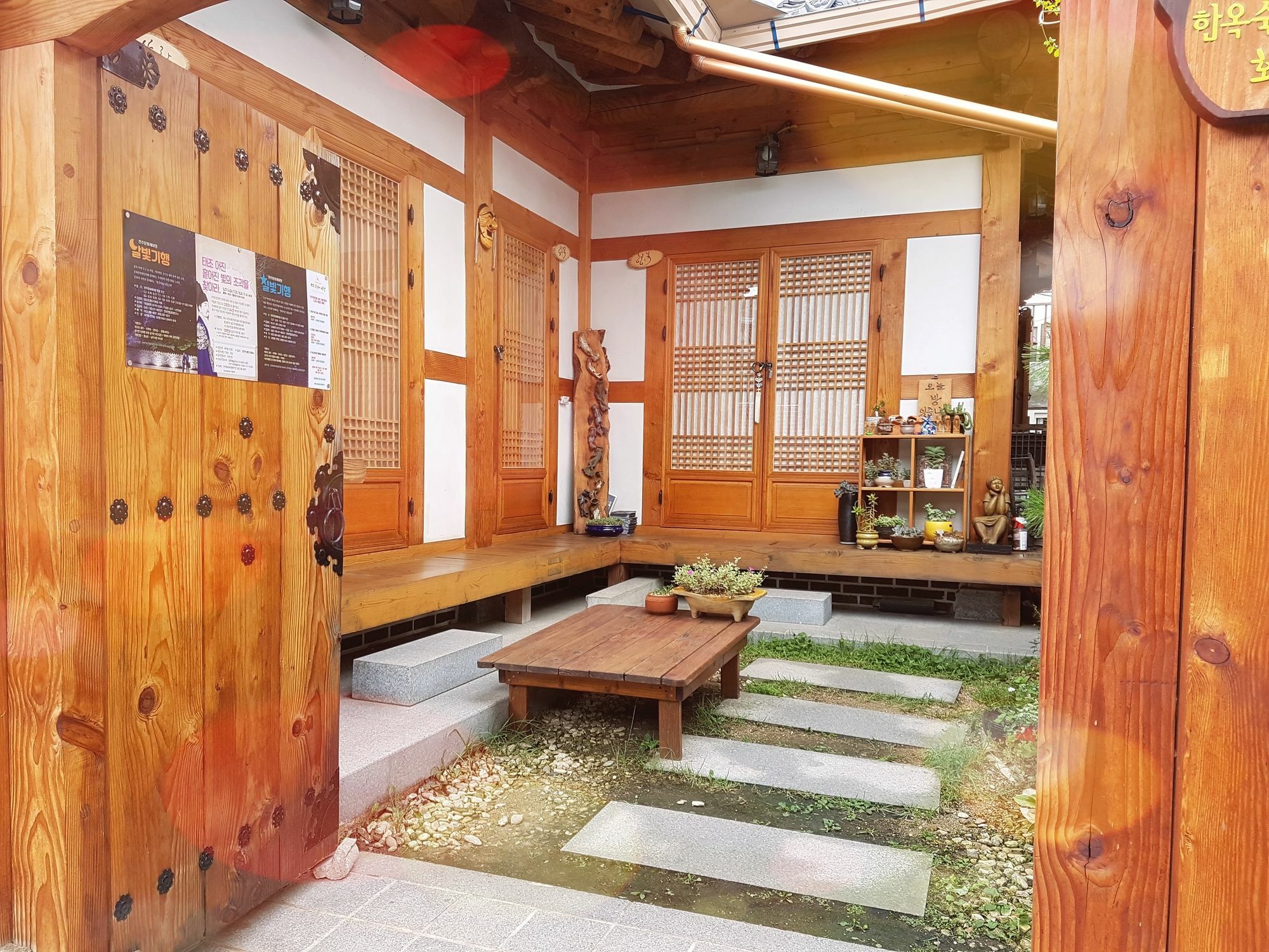 Beautiful House Hotel Jeonju Ngoại thất bức ảnh